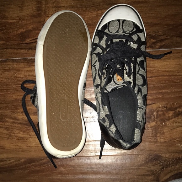 Shoes - Picture 4 of 5